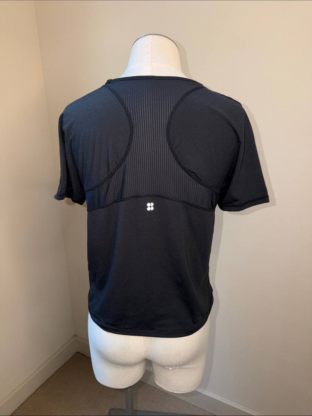 EUC Sweaty Betty Breathe Easy Tee Crewneck T-shirt Top - Black XS